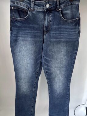 Women's Boot Cut Jeans in Faded Blue Wash